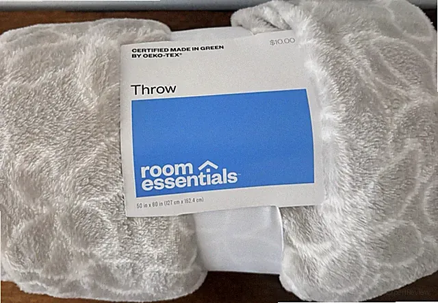 Room Essentials Throw Blanket Gray 50x60 Geometric Recycled Polyester OEKO-TEX