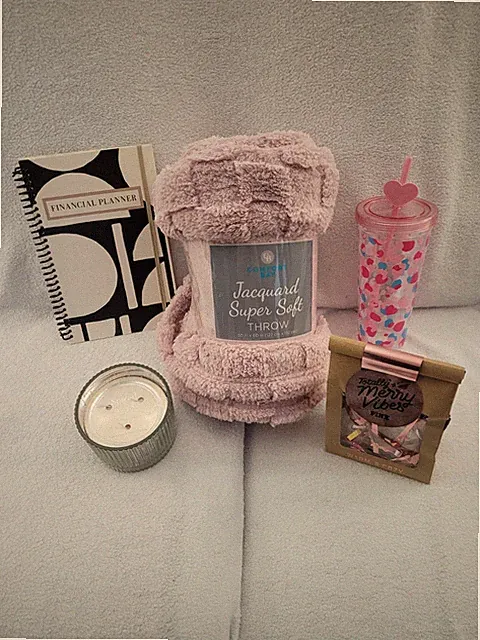 Super Soft Throw Blanket Pink 50x60, Pink warm & cozy lotion & body mist